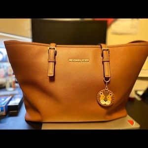 Michael Michael Kors Jet Set Medium Saffiano Tote